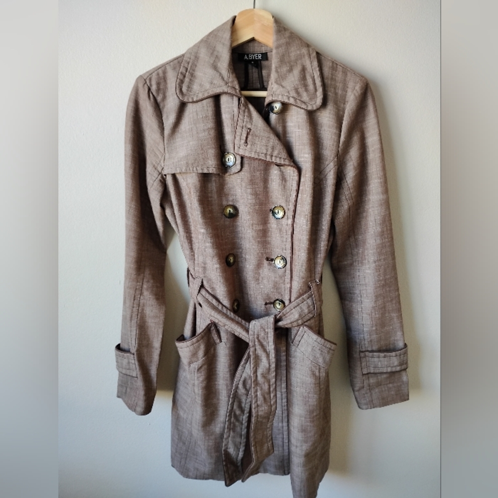 🍁🍂 A. Byer Size M Tan Trenchcoat